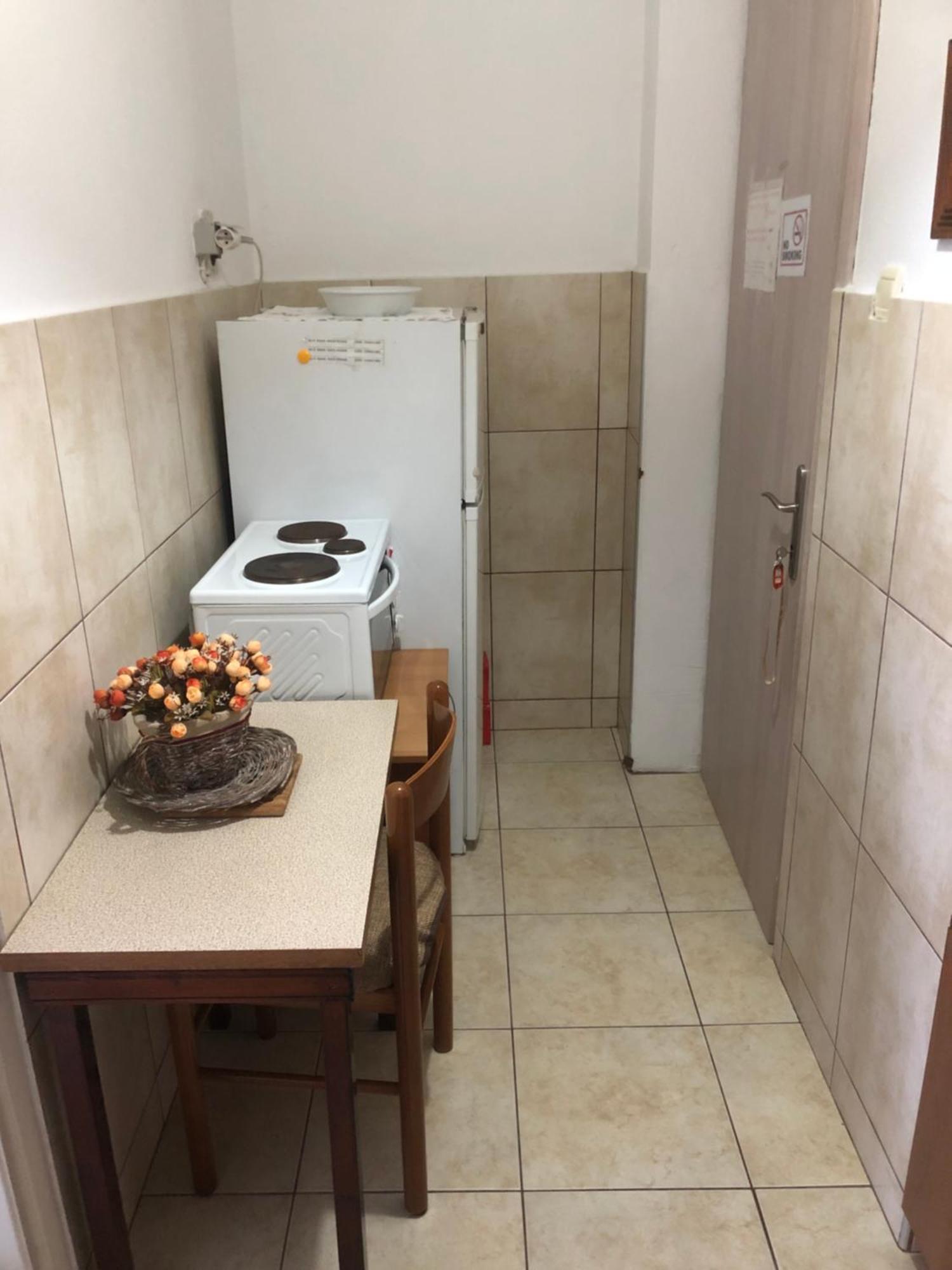 Nikos Rooms Néa Péramos Eksteriør billede