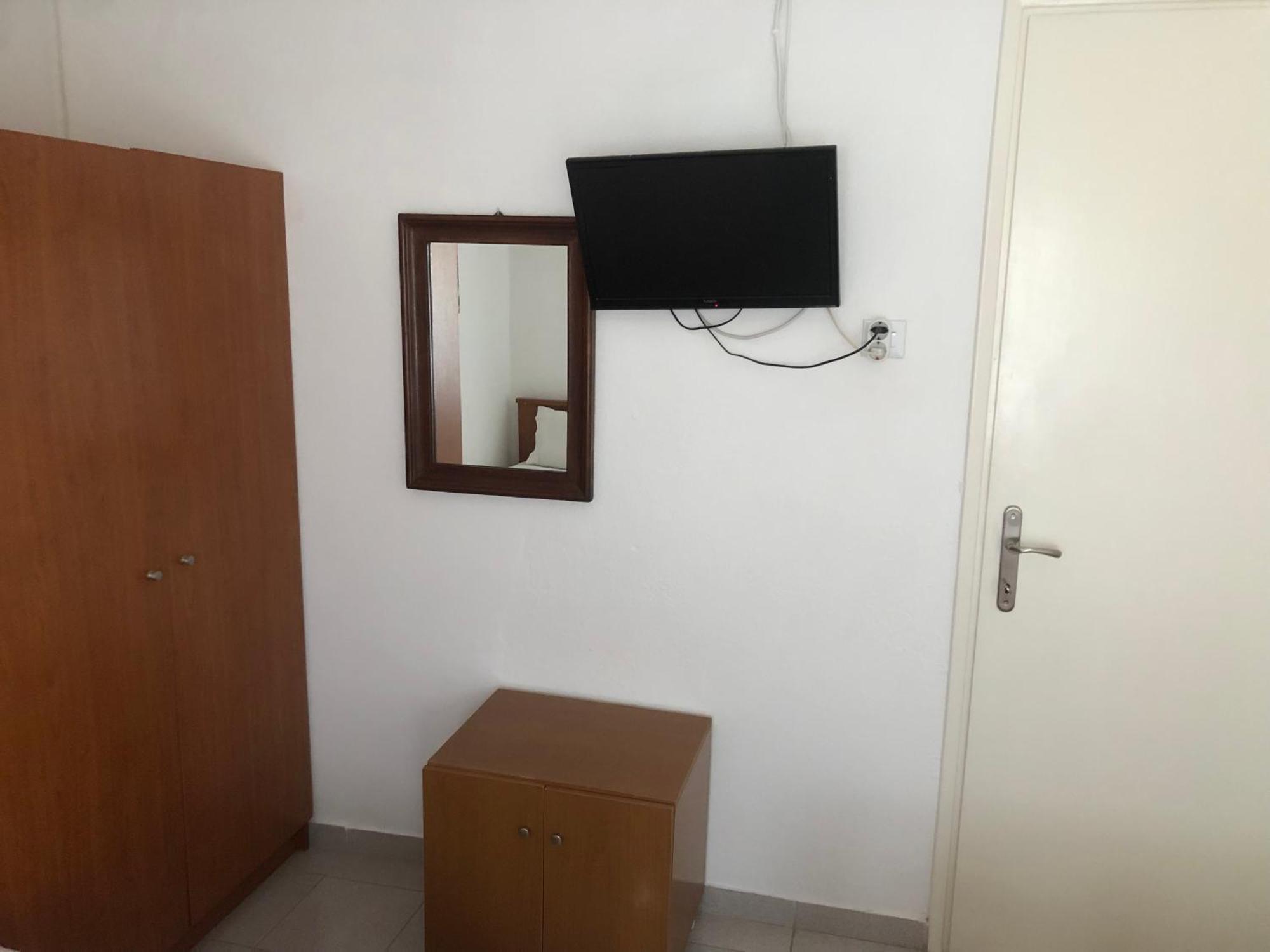 Nikos Rooms Néa Péramos Eksteriør billede